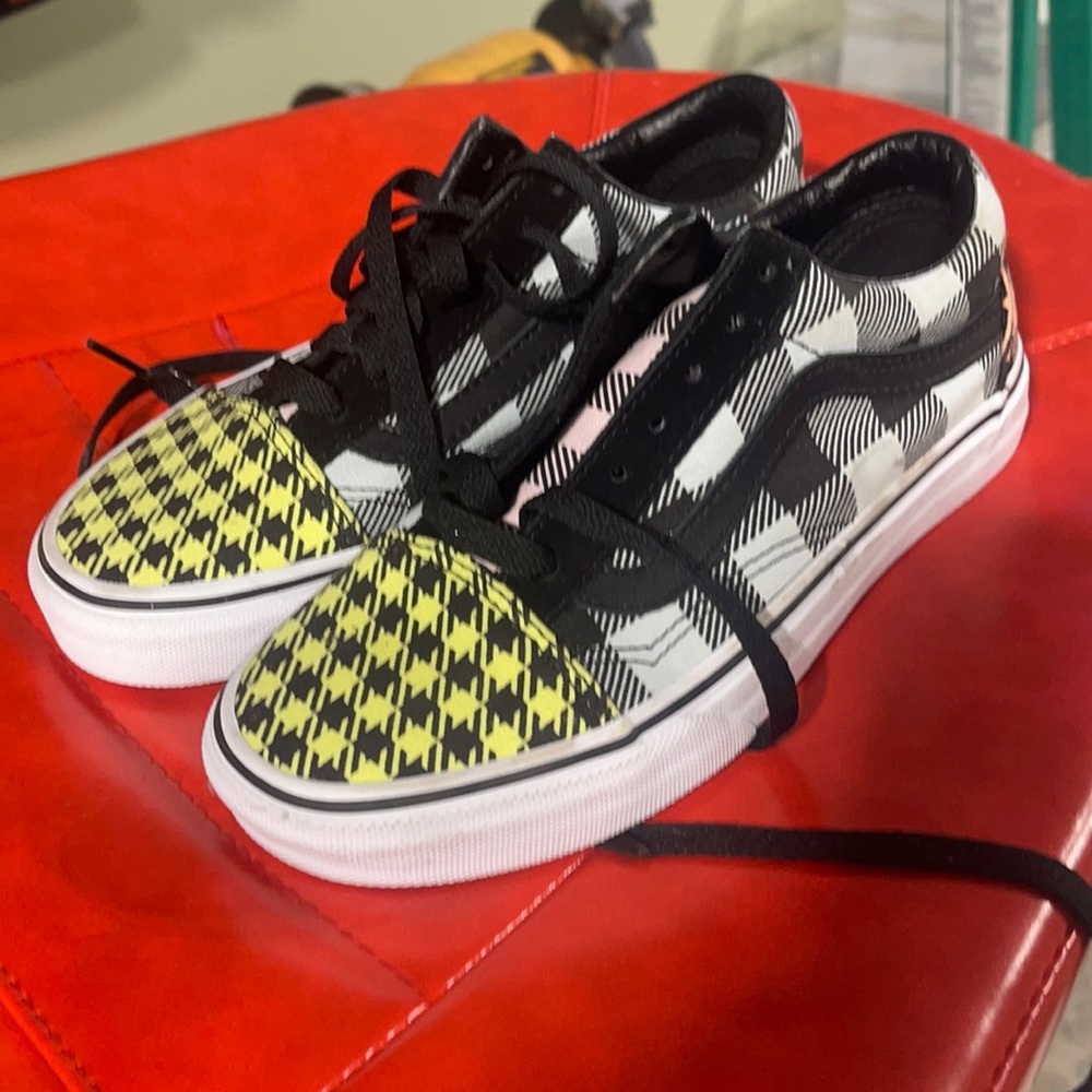 Brand new VANS women’s size 5.5 men’s size 4